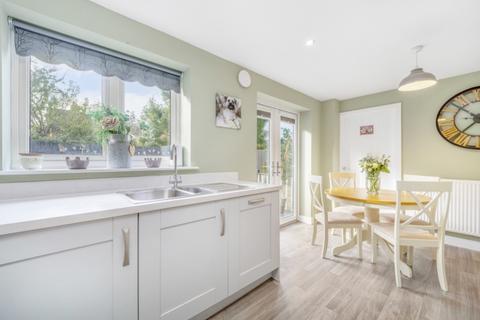 12 Lambert Place, Saxilby, Lincoln, LN1 4AP