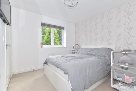 3 bedroom end of terrace house for sale, Shoebridge Drive, Maidstone, Kent