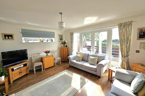 2 bedroom detached bungalow for sale, Hythe Road, Oakdale, POOLE, BH15