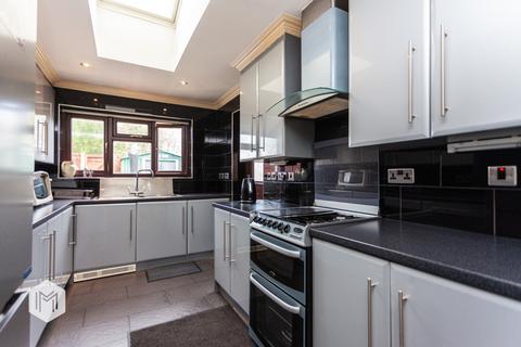 4 bedroom detached house for sale, Baysdale Avenue, Bolton, Greater Manchester, BL3 4XP