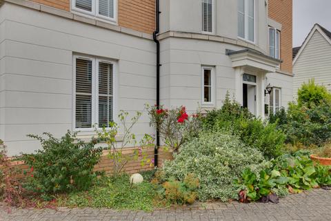 5 bedroom detached house for sale, Barnard Close, Dunmow, Essex