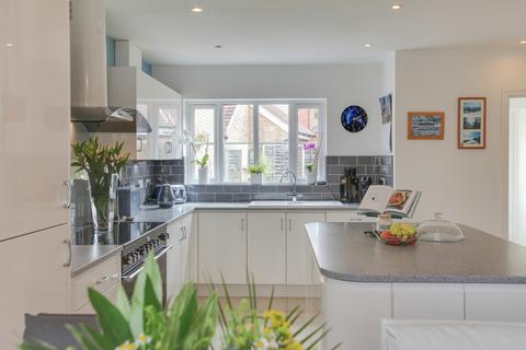 5 bedroom detached house for sale, Barnard Close, Dunmow, Essex