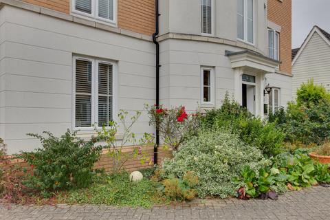 4 Barnard Close, Little Canfield, Dunmow, CM6 1ZB