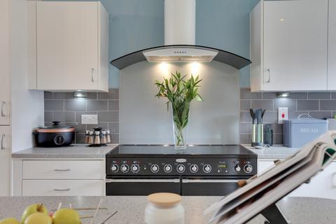 4 Barnard Close, Little Canfield, Dunmow, CM6 1ZB