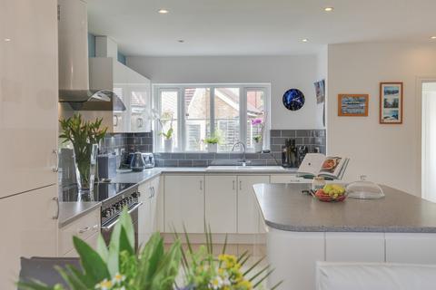 4 Barnard Close, Little Canfield, Dunmow, CM6 1ZB