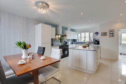 4 Barnard Close, Little Canfield, Dunmow, CM6 1ZB