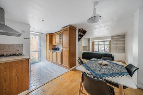 33 Albany Road, London, N4 4RR