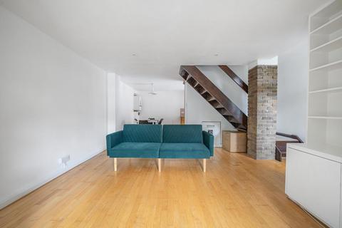 33 Albany Road, London, N4 4RR