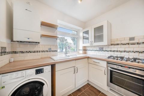 2 bedroom flat for sale, Blenheim Road, Raynes Park