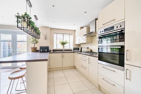 5 bedroom end of terrace house for sale, Chapelfield Way, Allington, Maidstone