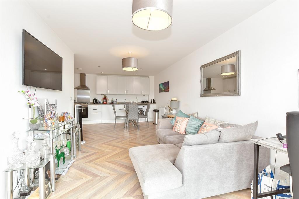 Kitchen/ Lounge/ Diner