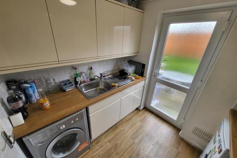 2 bedroom apartment to rent, Gatcombe Drive, Bristol BS34