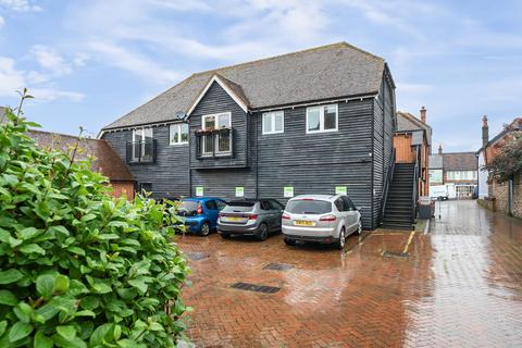 2 bedroom apartment for sale, Hankins Court, Jacklyns Lane, Alresford, Hampshire, SO24