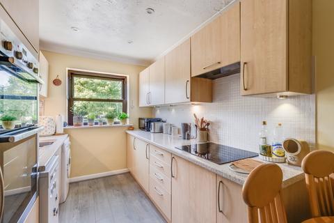 2 bedroom flat for sale, Castle Gate, Ilkley, West Yorkshire, LS29