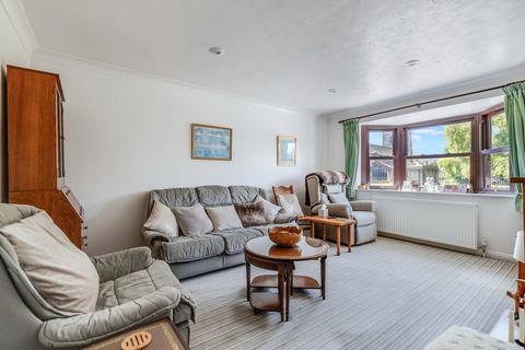 2 bedroom flat for sale, Castle Gate, Ilkley, West Yorkshire, LS29