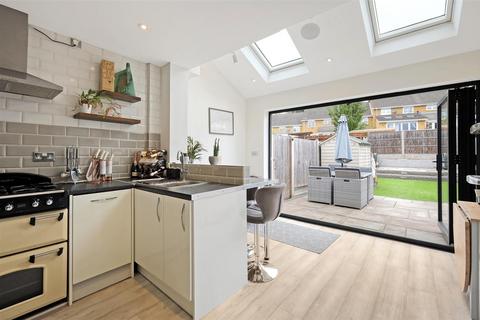 2 bedroom terraced house for sale, Wharf Road, Brentwood