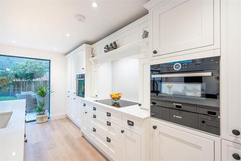 11 Bradwell Croft, Sutton Coldfield, B75 5TQ