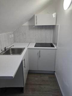 Studio to rent, NEWLY REFURBISHED STUDIO FLAT BILLS INCLUSIVE 1MINUTE TO ILFORD STATION IG1 2AG, Chapel rd IG1