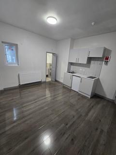 Studio to rent, NEWLY REFURBISHED STUDIO BILLS INCLUSIVE, Chapel rd IG1