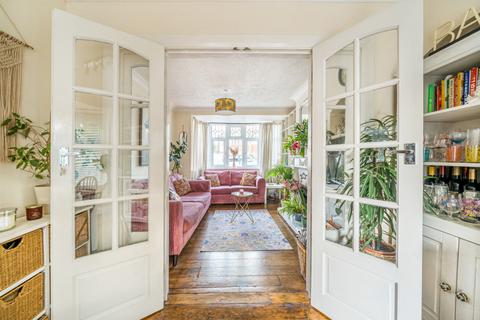 118 Wills Crescent, Hounslow, TW3 2JD
