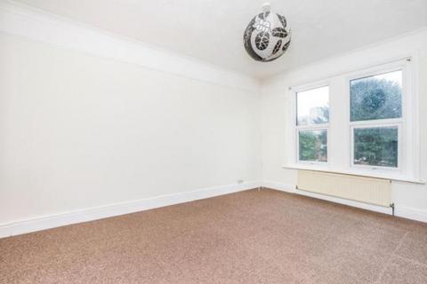 2 bedroom maisonette to rent, Morris Road, Southampton, SO15