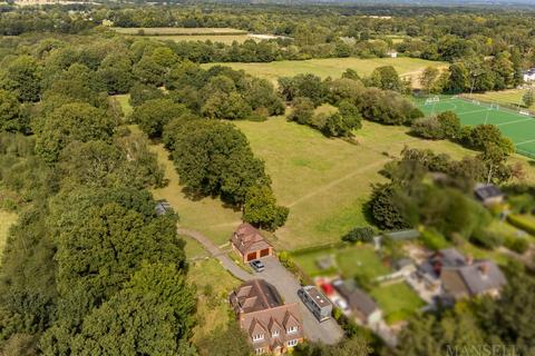 5 bedroom detached house for sale, Roundabout Road, Crawley RH10