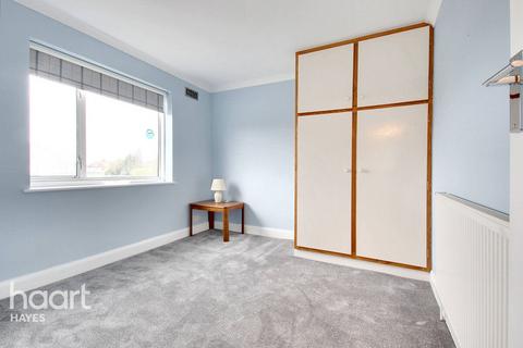 60 Adelphi Crescent, Hayes, UB4 8NB