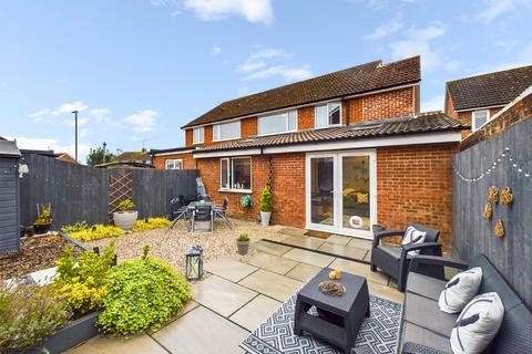 3 bedroom semi-detached house for sale, Ingram Avenue, Aylesbury HP21