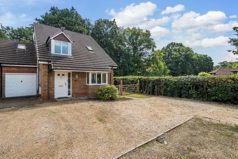 3 bedroom link detached house for sale, Bartholomew Close, Haslemere, Surrey, GU27