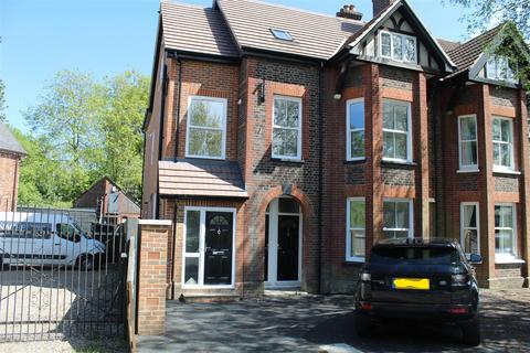 2 bedroom apartment to rent, Station Road, Edenbridge, Kent, TN8