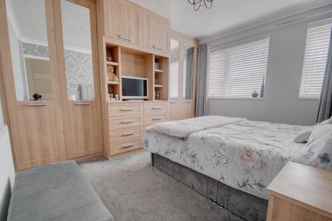 233 Castle Lane, Solihull, B92 8SW
