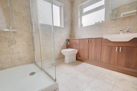 233 Castle Lane, Solihull, B92 8SW