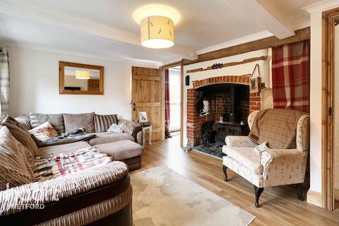 2 bedroom cottage for sale, Church Lane, Hepworth