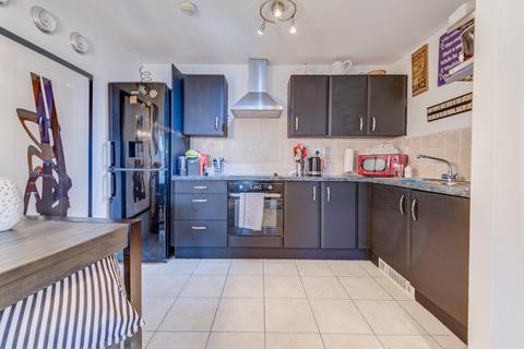 2 bedroom flat for sale, Maxwell Road, Rumney, Cardiff. CF3