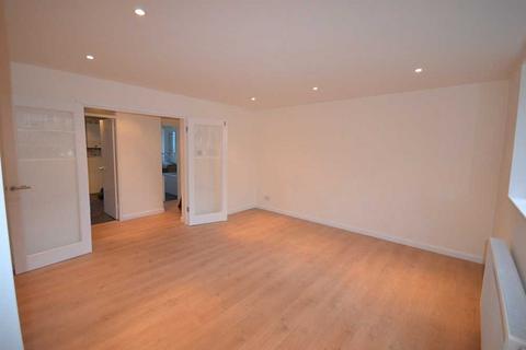 2 bedroom flat to rent, Ariel Court, Goldhawk Road, London