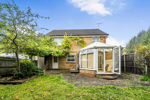 4 bedroom detached house for sale, Kettlewell Close, Friern Barnet