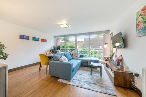 43 Leaf Close, Northwood, HA6 2YY