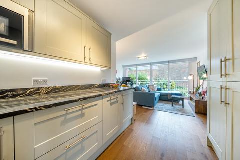 43 Leaf Close, Northwood, HA6 2YY