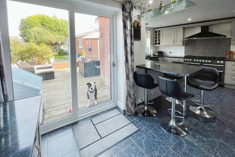 4 bedroom semi-detached house for sale, Hillingford Avenue, Birmingham, B43