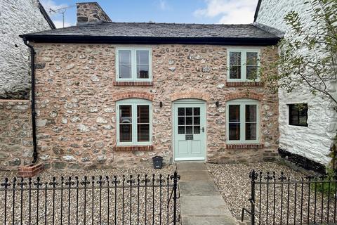 2 bedroom property to rent, Market Square, Llanrhaeadr Ym Mochnant