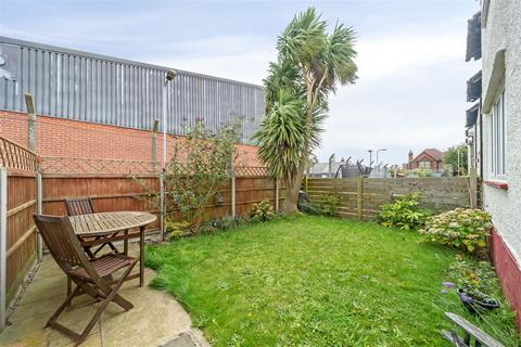 2 bedroom end of terrace house for sale, Kings Road, Lee-On-The-Solent PO13