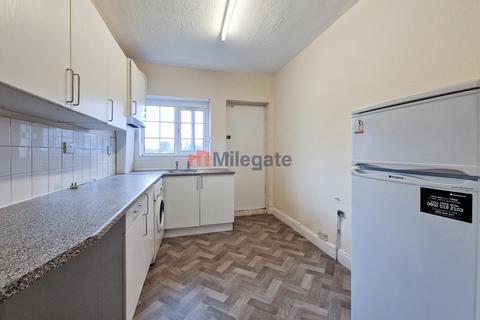 2 bedroom flat to rent, Carshalton SM5