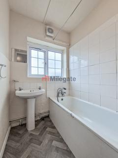 2 bedroom flat to rent, Carshalton SM5