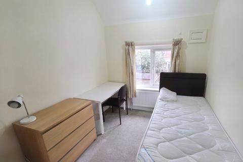 1 bedroom property to rent, Queens Road West, Beeston, Nottingham, NG9 1GT