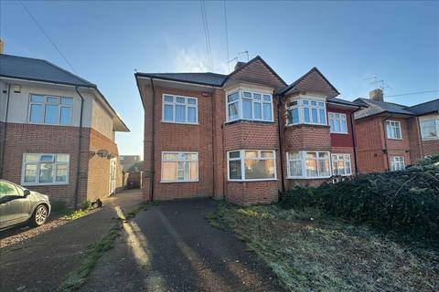 2 bedroom flat for sale, Amesbury Road, Feltham, Middlesex, TW13