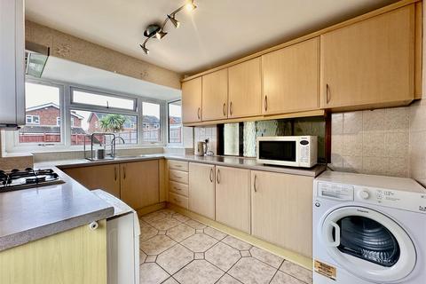 3 bedroom semi-detached house for sale, Wentbridge Road, Leicester LE4