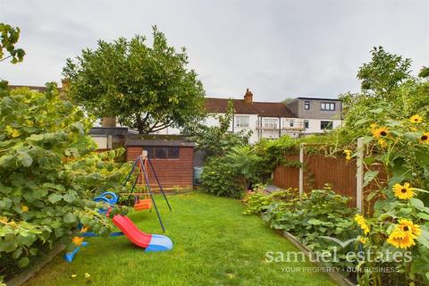 73 Bishops Park Road, London, SW16 5TX