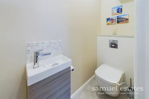 73 Bishops Park Road, London, SW16 5TX