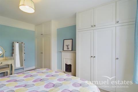 73 Bishops Park Road, London, SW16 5TX