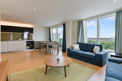 3 bedroom apartment to rent, Hyperion Tower, Brentford, TW8